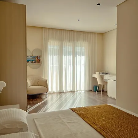 Maxi Hotel Vlorë