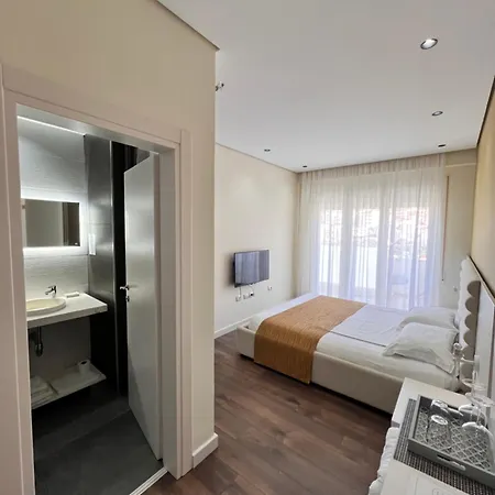 Maxi Hotel Vlorë